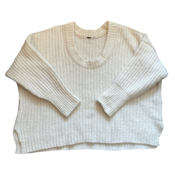 Like new Free People Oversized Ivory Blue Bell V neck Chunky Sweater