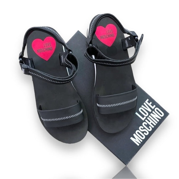 New love Moschino sandals