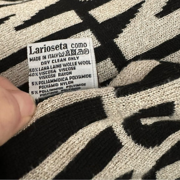 RARE!! Ultra lux Moschino print blanket scarf with gold sparkle