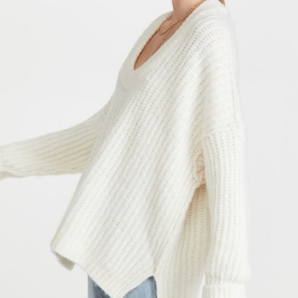 Like new Free People Oversized Ivory Blue Bell V neck Chunky Sweater