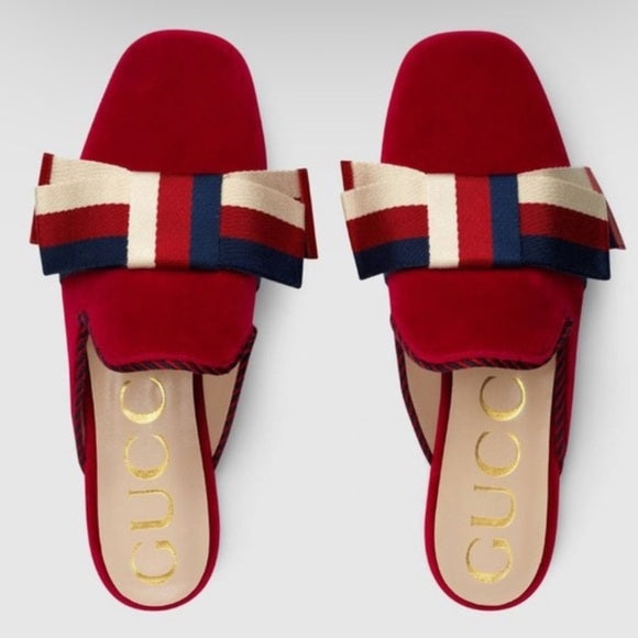 Like new GUCCI Ribbon Suede Sandal Red Authentic