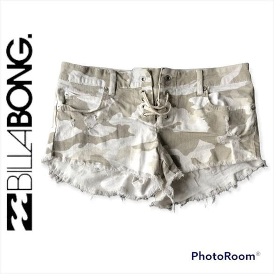 𝅺NEW billabong camo distressed denim shorts