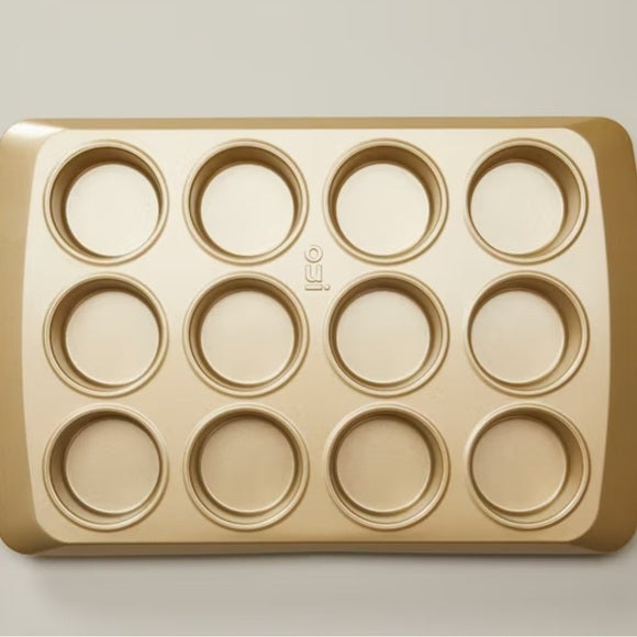 New Oui gold muffin pan