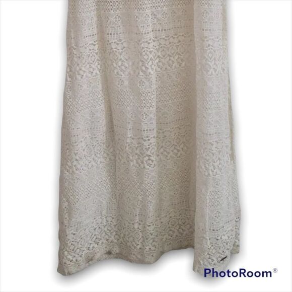 𝅺HOLLISTER white lace maxi skirt